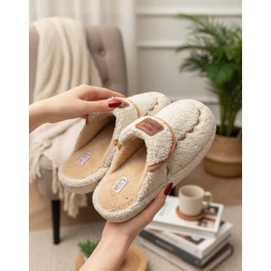 Kadın Desenli Peluş Kaymaz Hafif Tabanlı Tüylü Terlik  Ev Terliği