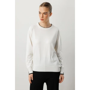 Biye Detaylı Basic Triko Kazak-Kemık