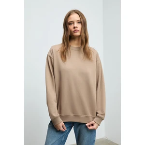 KARIUS Kadın Organik Pamuklu İçi Polarlı Oversize Yuvarlak Yakalı Açık Kahverengi Sweatshirt