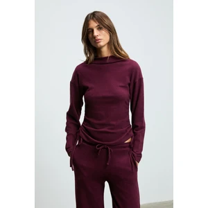 KIREYLA Kadın Yumuşak Ve Esnek Kumaşlı Yanlardan Fonksiyonel Büzgülü Bordo Bluz