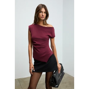 REHINGA Kadın Asimetrik Yaka Regular Kısa Kol Bordo Bluz