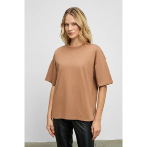 Jemmy Kadın %100 Organik Pamuk Relaxed Fit Yırtmaçlı Yuvarlak Yakalı Vizon T-Shirt