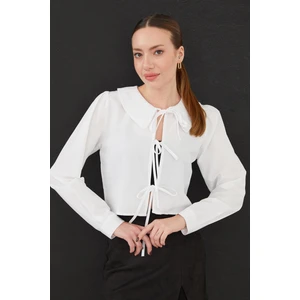 Bebe Yaka Önden Bağlamalı Crop Bluz