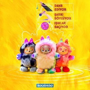 Labubu Dans Ediyor! Sahnede Şov Var: Şarkı Söylüyor, Işıklar Yanıyor! Sürpriz Renkle Geliyor!