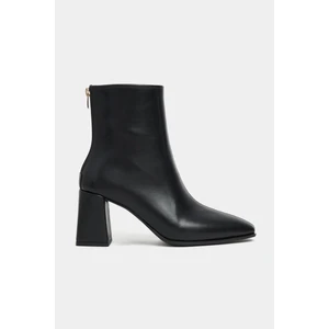 Nişantaşı Shoes Layana Siyah Mat Sivri Burun Kalın Topuklu Arka Fermuar Detay Kadın Bot