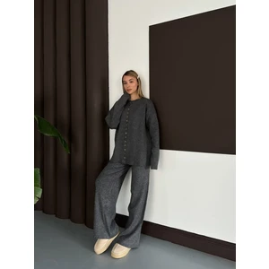 Önden Düğmeli Dökümlü Triko Ikili