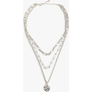 3 Sıra Charm Detaylı Çoklu Zincir Kolye