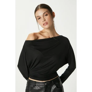 Kadın Grace Asimetrik Omuz Detay Siyah Bluz