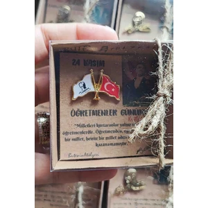 Butenin Atölyesi Öğretmenler Günü Hediyesi, Atatürk ve Flama Bayrak Yaka Rozeti Gold Renk