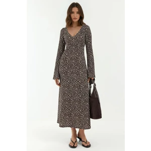 Kadın Zarif Çiçek Desenli V Yaka Uzun Elbise Kahverengi