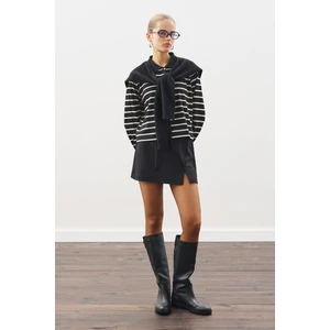 Polo Yaka Çizgili Tshırt Siyah