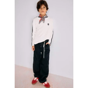 Erkek Çocuk Loose Fit Standart Paça Gabardin Pantolon G1866A825AU