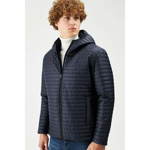 İçi Astarlı Cepli Kapüşonlu Jel Elyaf Su ve Rüzgar Geçirmez Şişme Kışlık Erkek Mont