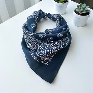 ALS Tasarım Dünyası Lacivert Renk Içi Beyaz Desenli %100 Koton Bandana