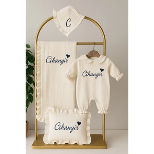 Isimli Nakışlı Müslin 4'lü Hastane Çıkış Seti (Fırfırlı) ( Isme Özel Müslin Battaniye,isme Özel Yastık Kılıfı )