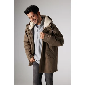 Standart Fit Normal Kesim Kapüşonlu Dik Yaka Yan Cepli Kaban