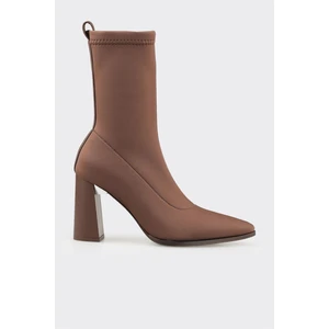 Kahve Kadın Klasik Bot