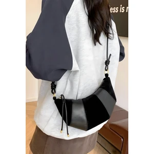 Siyah Kruvasan Omuz Çantası