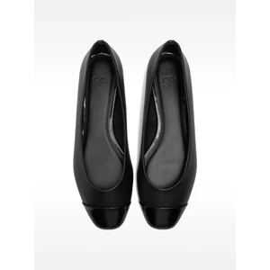 Kontrastlı Düz Babet