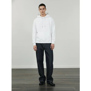 Uzun Kollu Kapüşonlu Sign Baskılı Beyaz Sweatshırt