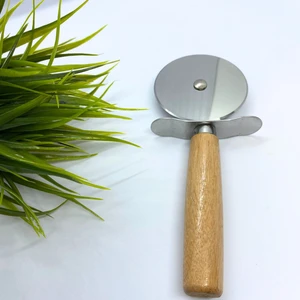 Bambu Saplı Pizza Kesici