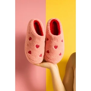 Kadın Kışlık Ev Terliği Pembe Kalp Desenli Peluş 200 Gr Rahat ve Şık