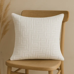 Şık Dekoratif Kırlent – Fermuarlı Kılıf, Yumuşak Dolgu Seçenekli, Salon & Oturma Odası Uyumlu