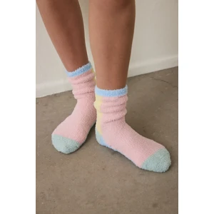 Pembe Çizgili Nakışlı Soket Çorap