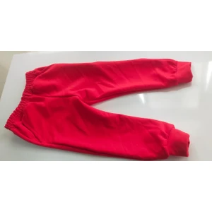 Bayram Tekstil Kırmızı Çocuk Eşofman Altı 3iplik görsel lerde farklılık olabilir . Kışlık üründür .