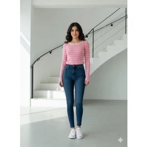 Bisiklet Yaka Parmak Geçmeli Bluz