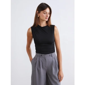 Dik Yaka Büzgülü Bluz