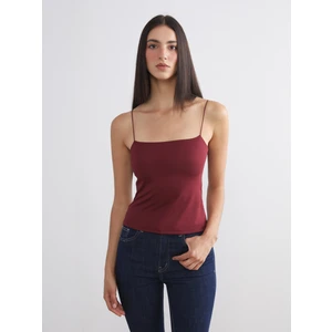 Kare Yaka Kadın Atlet