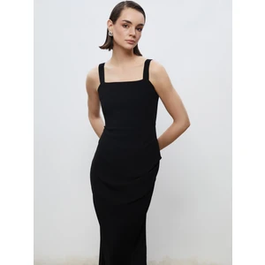 Kare Yaka Krep Elbise