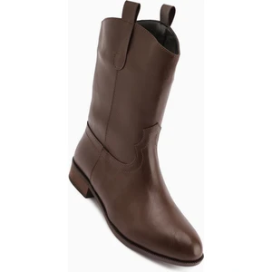 Liza Kahve Çekme Kadın Bot