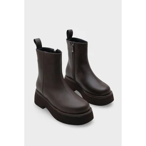 Capone Outfitters Darla Yuvarlak Burunlu Yandan Fermuarlı Trak Tabanlı Kadın Bot