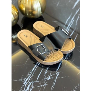 Sue Kadın Siyah Tokalı Rahat Ortopedik Anatomik Yumuşak Taban Günlük Terlik – Kaymaz Tabanlı Şık Yazlık Ev Dış Mekan Kullanıma Uygun Konforlu Model