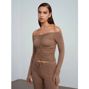 32089 Omuzları Açık Büzgülü Top-Vizon