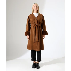 Fi'l Arz Fashion Kürk Detay Düğme Kapama Bol Ceket