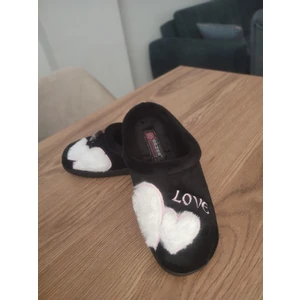 Kadın Peluş Ev Terliği – Yumuşak Tabanlı Sıcak Tüylü Panduf