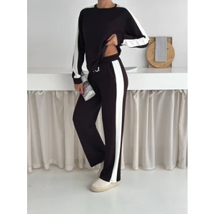 Geniş Paça Beyaz Şeritli Eşofman Takımı