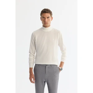 Avva Erkek Beyaz Yarım Balıkçı Yaka Tüylenmeyen Triko Regular Fit Kazak E005001