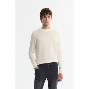 Avva Erkek Ekru Bisiklet Yaka Viskon Viskon Karışımlı Basic Triko Regular Fit Kazak B005021