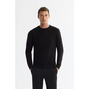 Erkek Siyah Dokulu Basic Kazak E005109