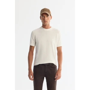 Avva Erkek Ekru Yarım Balıkçı Yaka Kısa Kollu Triko Regular Fit T-Shirt B005025