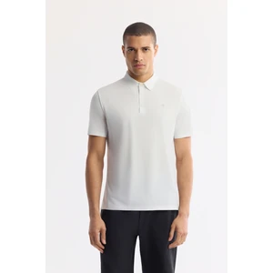 Avva Erkek Beyaz Kıvrılmaz Polo Yaka Teknik Kumaş Regular Fit T-Shirt A51Y1155