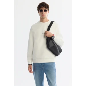 Avva Erkek Ekru Bisiklet Yaka Pamuklu Baskılı Elastan Regular Fit Sweatshirt A42Y1313