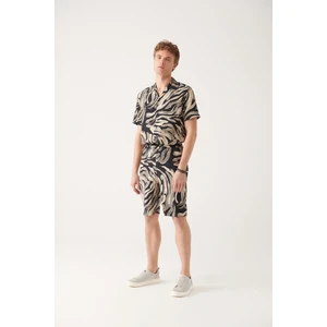 Erkek Siyah Viskon Leopar Desenli Şort A31Y3717