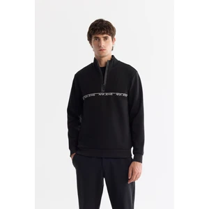 Avva Erkek Siyah Dik Yaka Fermuarlı Baskılı Pamuklu Regular Fit Sweatshirt A42Y1367