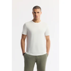 Avva Erkek Beyaz Bisiklet Yaka Soft Touch Basic Regular Fit T-Shirt B001171