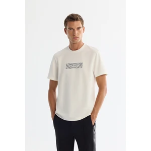 Avva Erkek Ekru Bisiklet Yaka Baskılı Elastan Regular Fit T-Shirt A42Y1007